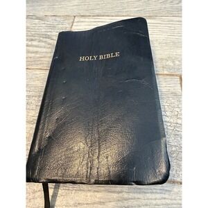 Thomas Nelson KJV Holy Bible Personal Size Giant Print Black Leather 4844BK Used
